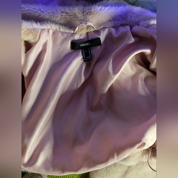 Forever 21 Pink Faux Fur Cropped Coat Size Small - Picture 7 of 8